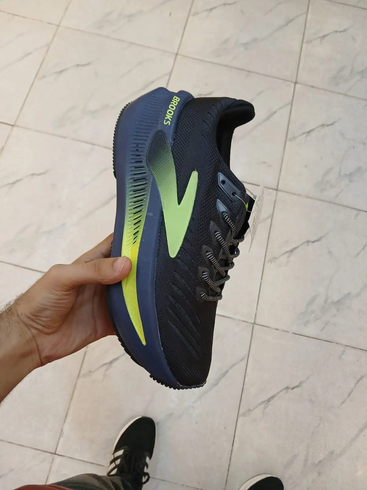 Brooks Ghost Max Performance Sneakers