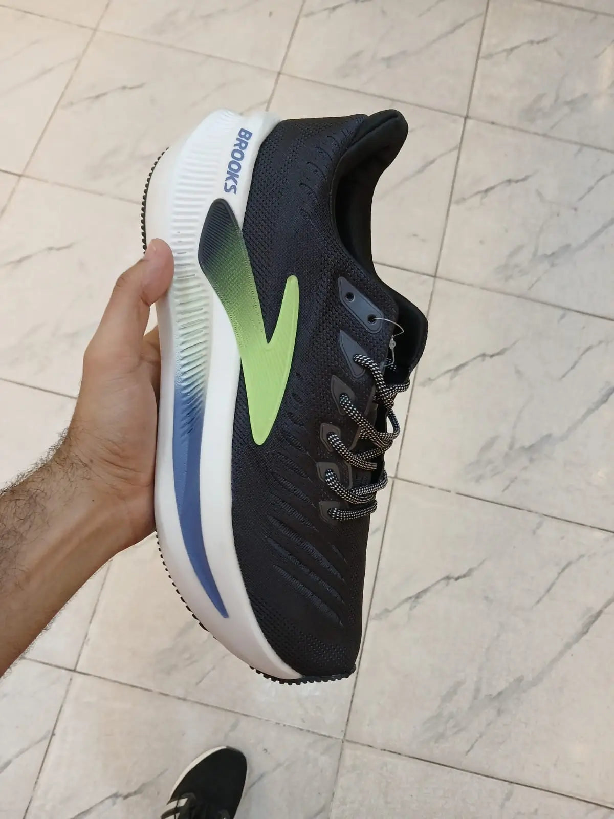 Brooks Ghost Max Performance Sneakers